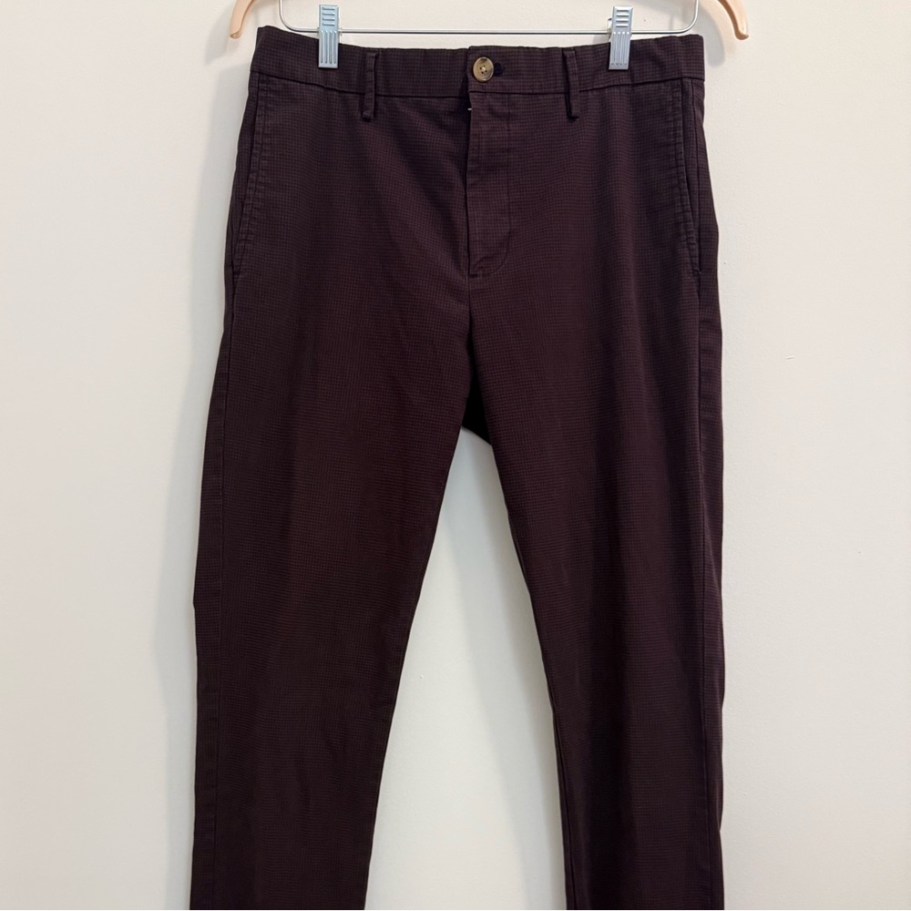 Old Navy Men's Deep Purple Check 32x36 Chinos